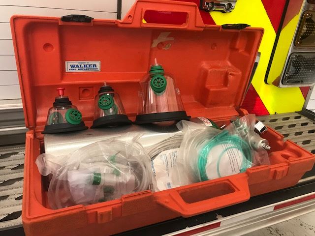 Kit with oxygen masks for dogs